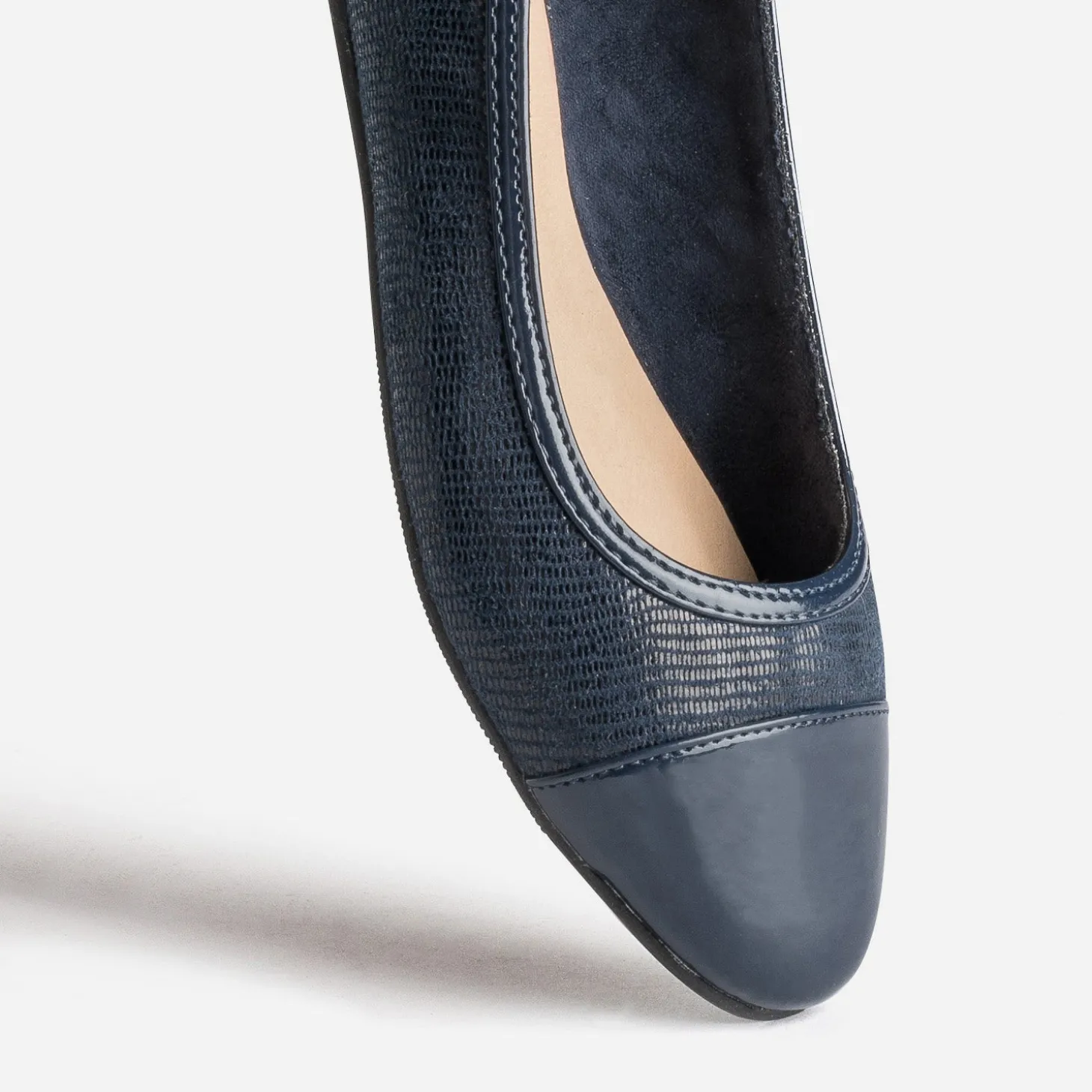 Ballerine marine effet python et verni