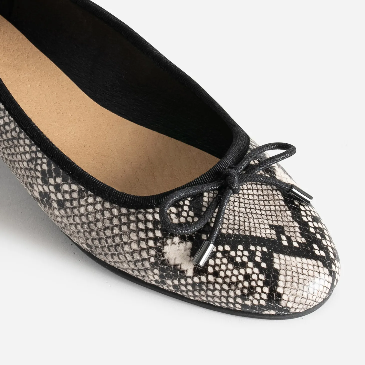 Ballerine noire imprimé effet python