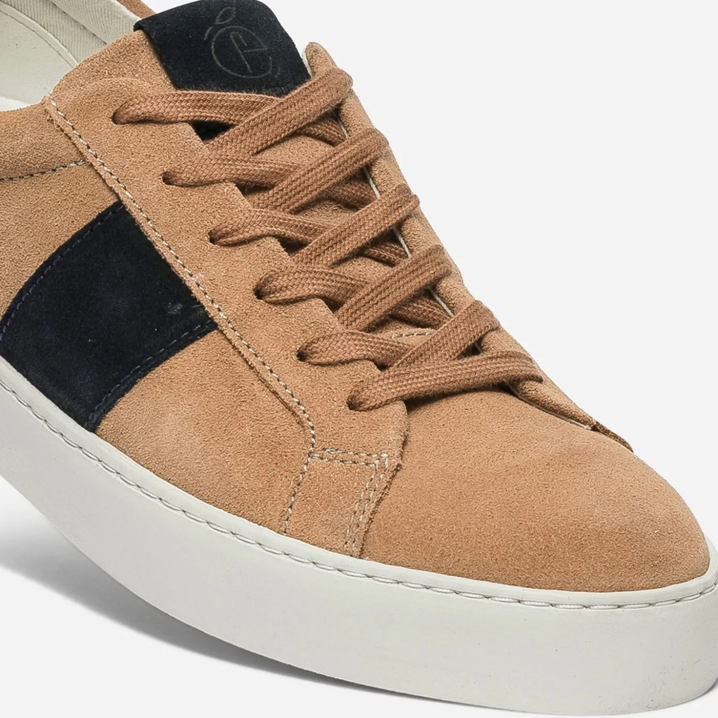 Basket cognac et marine en cuir velours éco-conçue