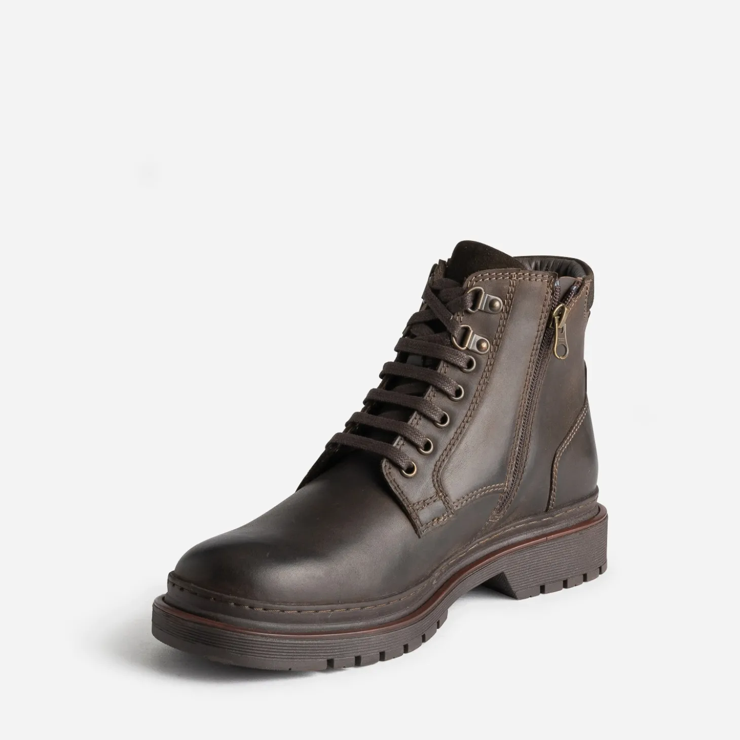 Boots à lacet marron en cuir à semelle cranté