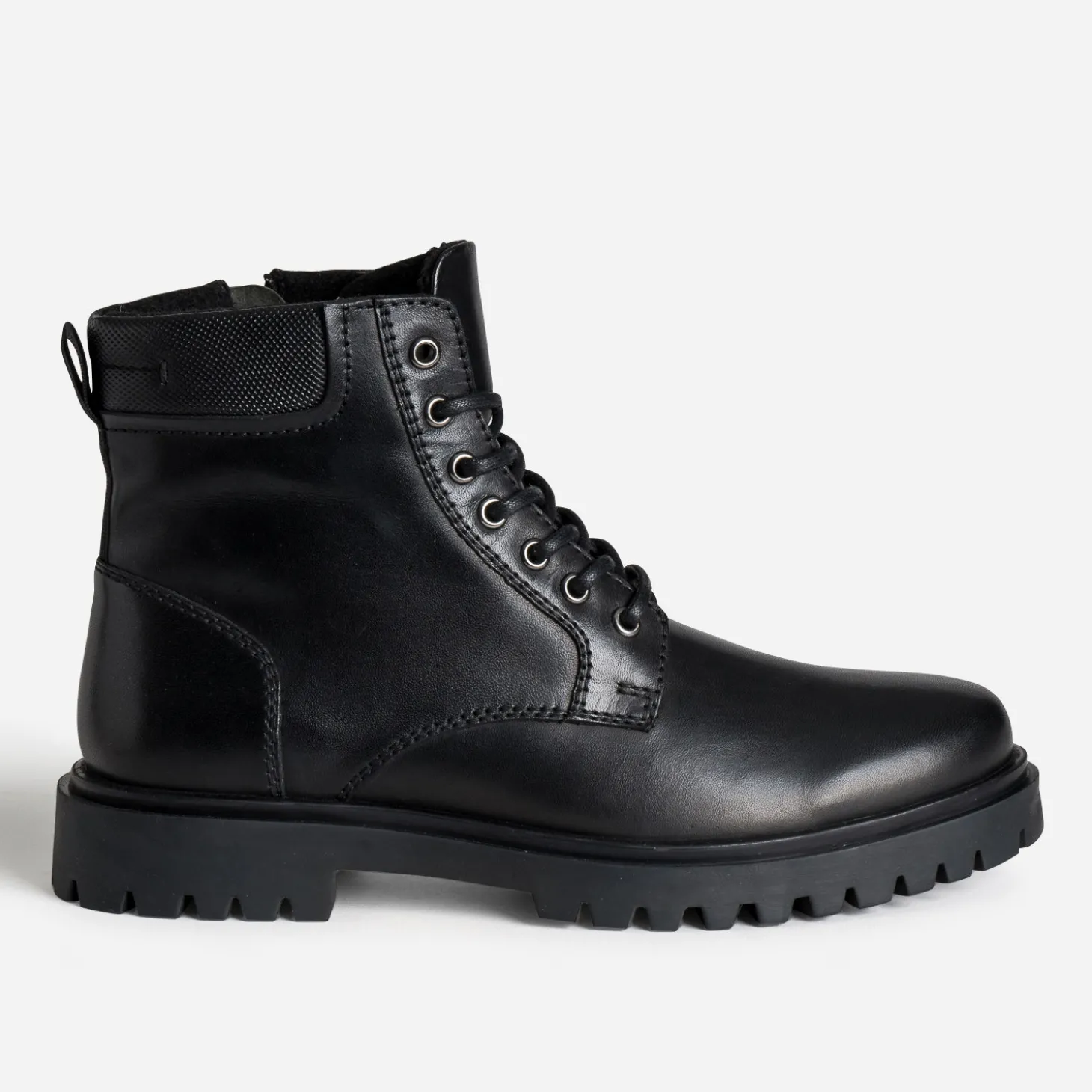 Boots à lacet noir cranté en cuir
