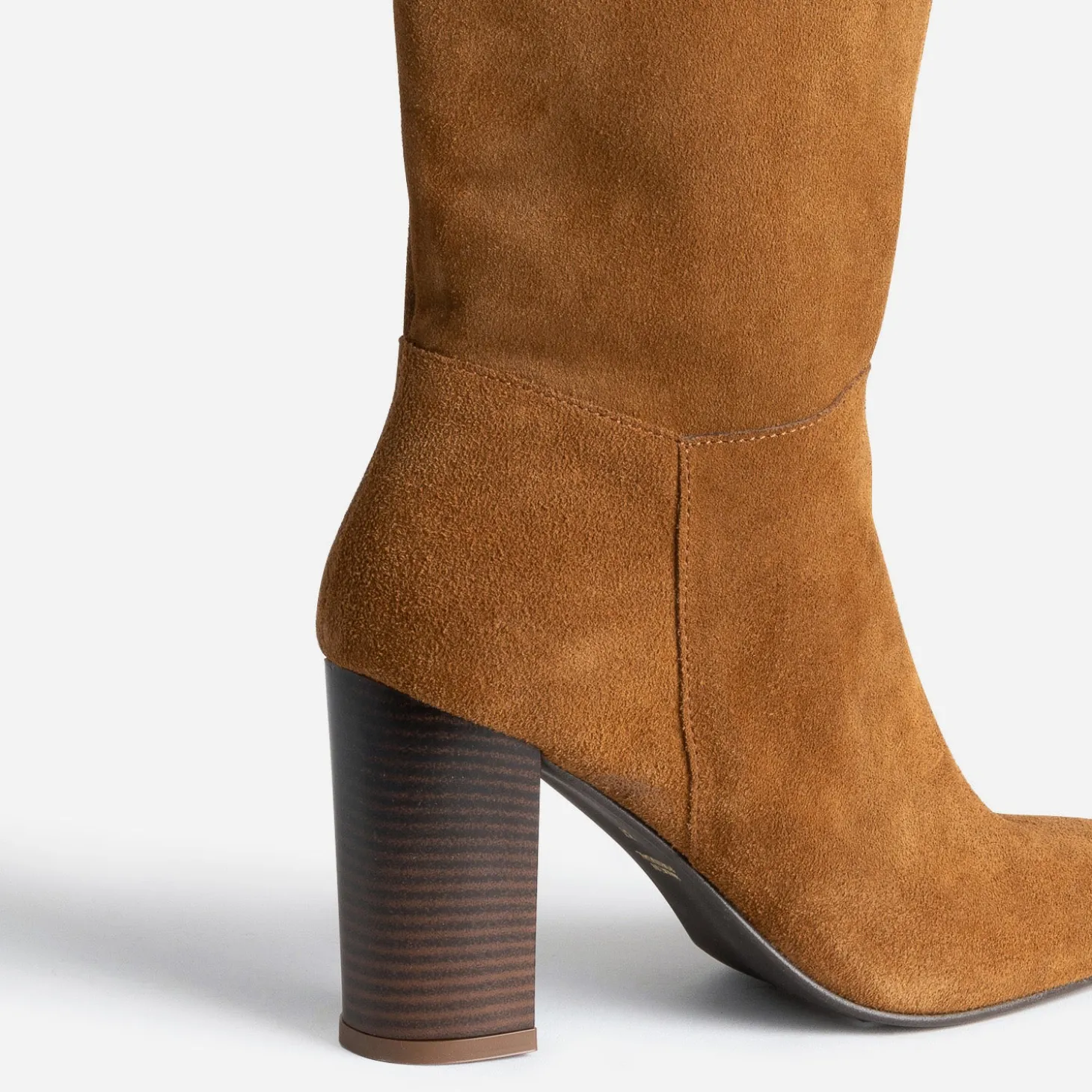 Botte à talon cognac en cuir velours