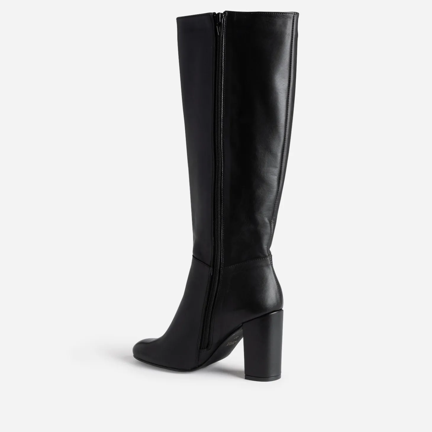 Botte à talon noire en cuir