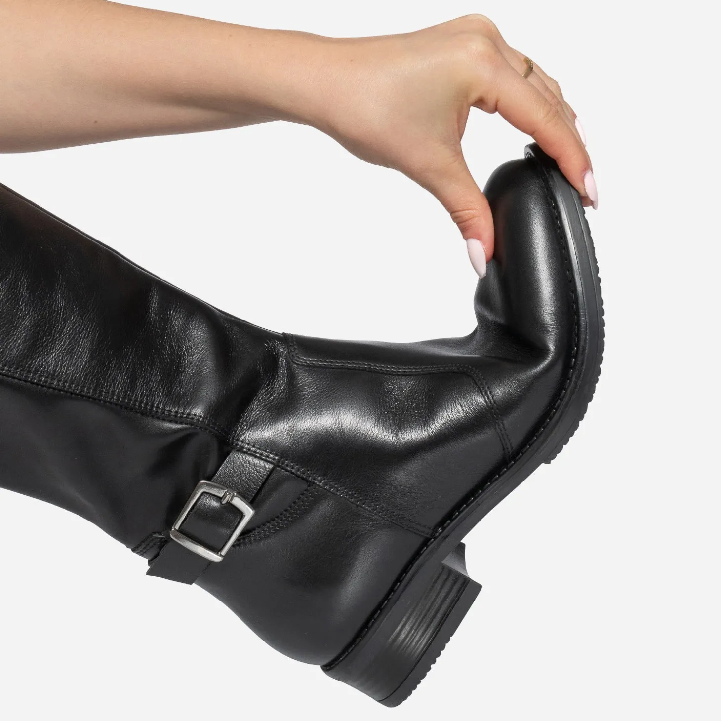 Botte noire avec boucle
