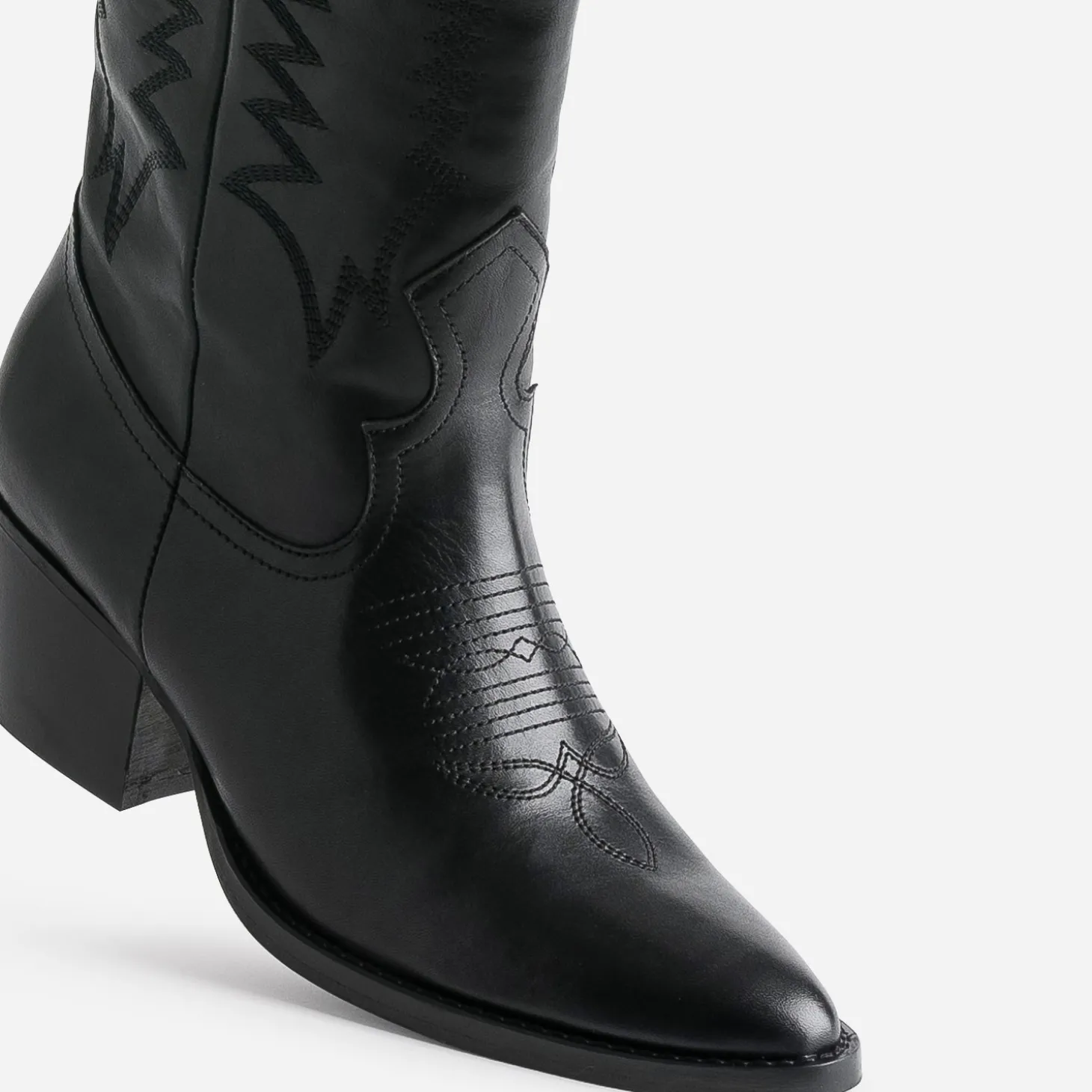 Botte noire cuir éco-conçue esprit santiag