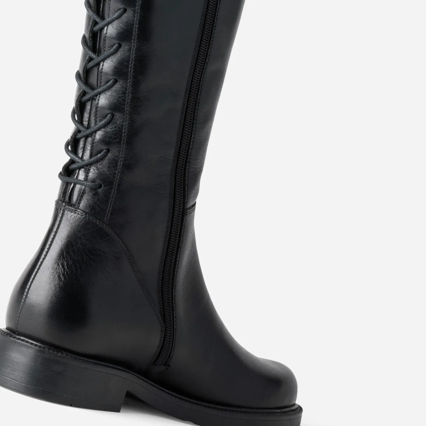 Botte noire cuir tige lacée
