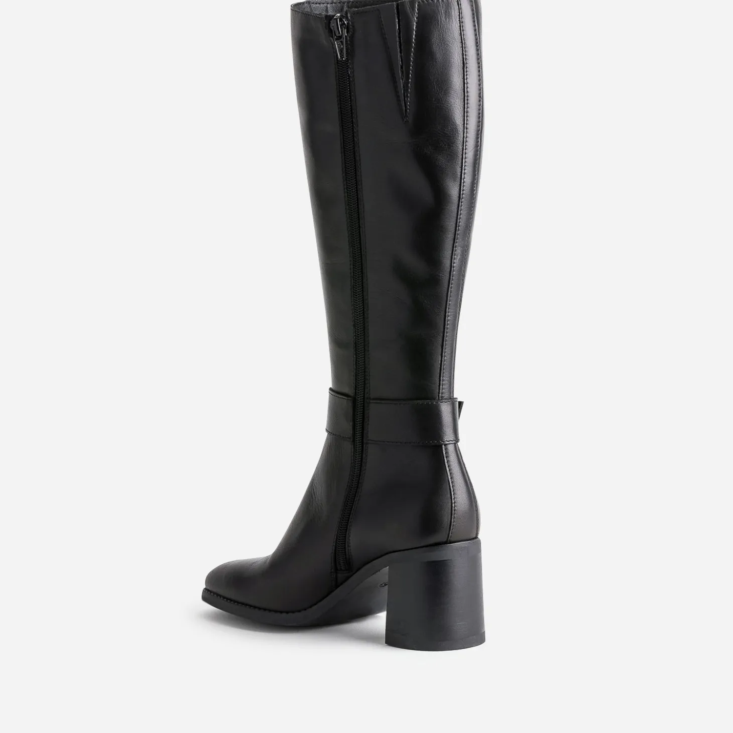 Botte noire en cuir à talon