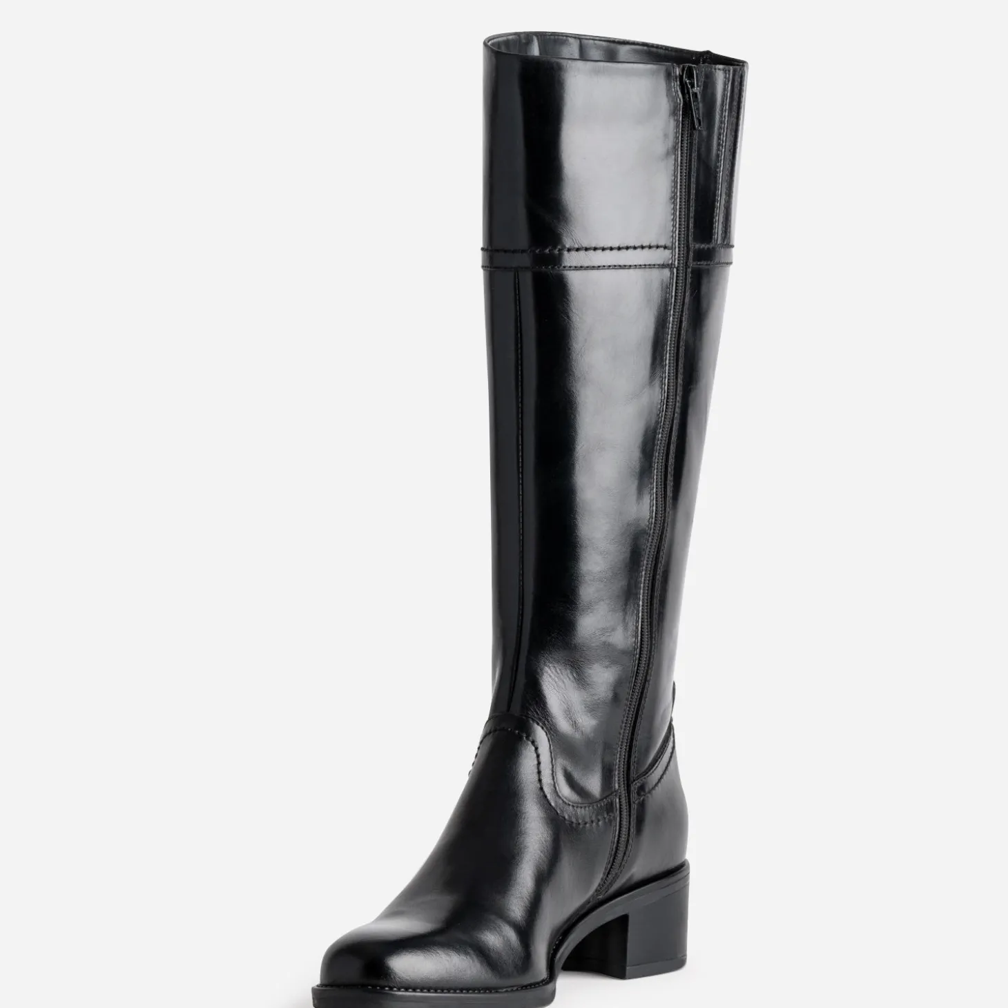 Botte noire en cuir forme cavalière