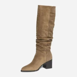 Botte TEXTO taupe en cuir velours éco-conçu à tige plissée