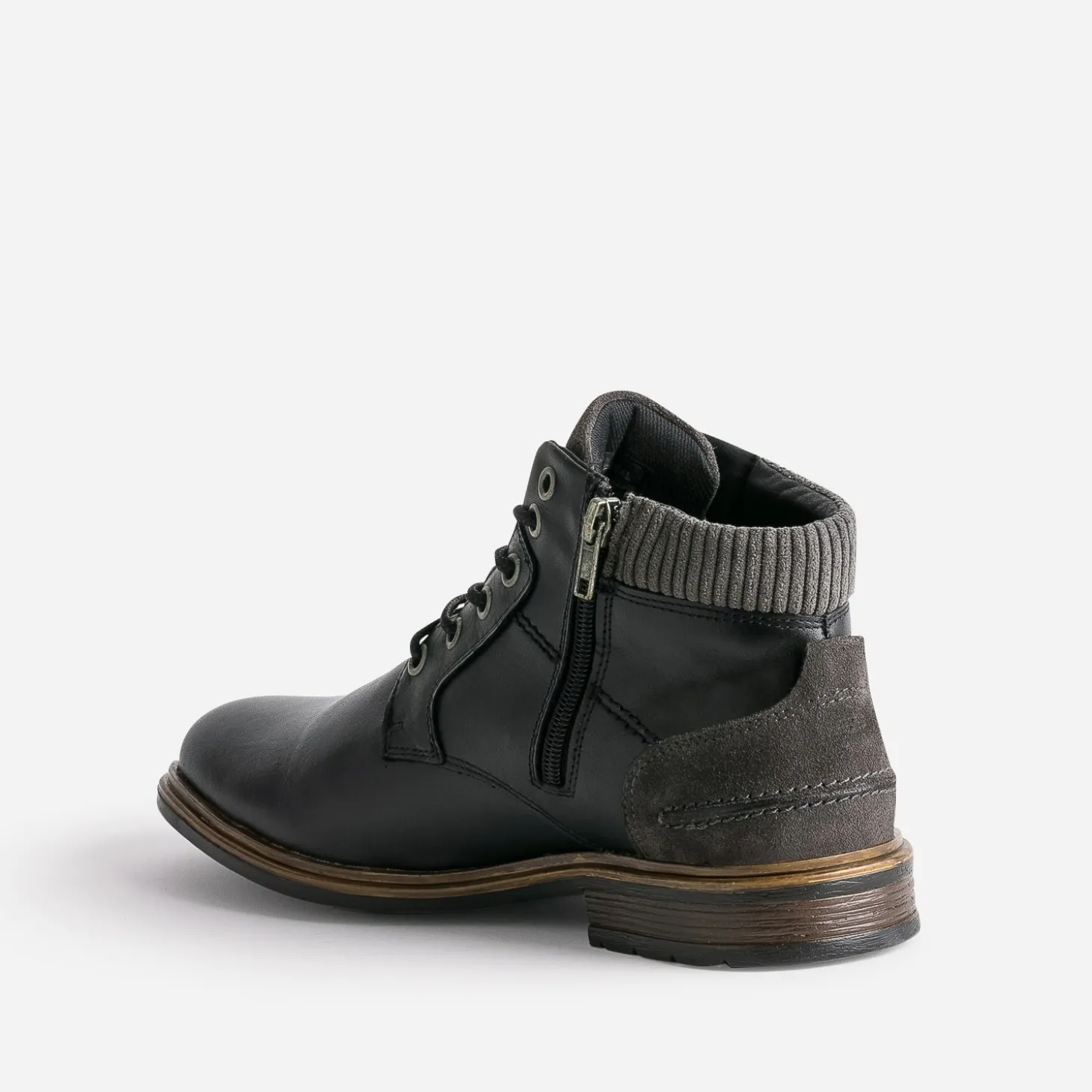 Bottine à lacet noire en cuir