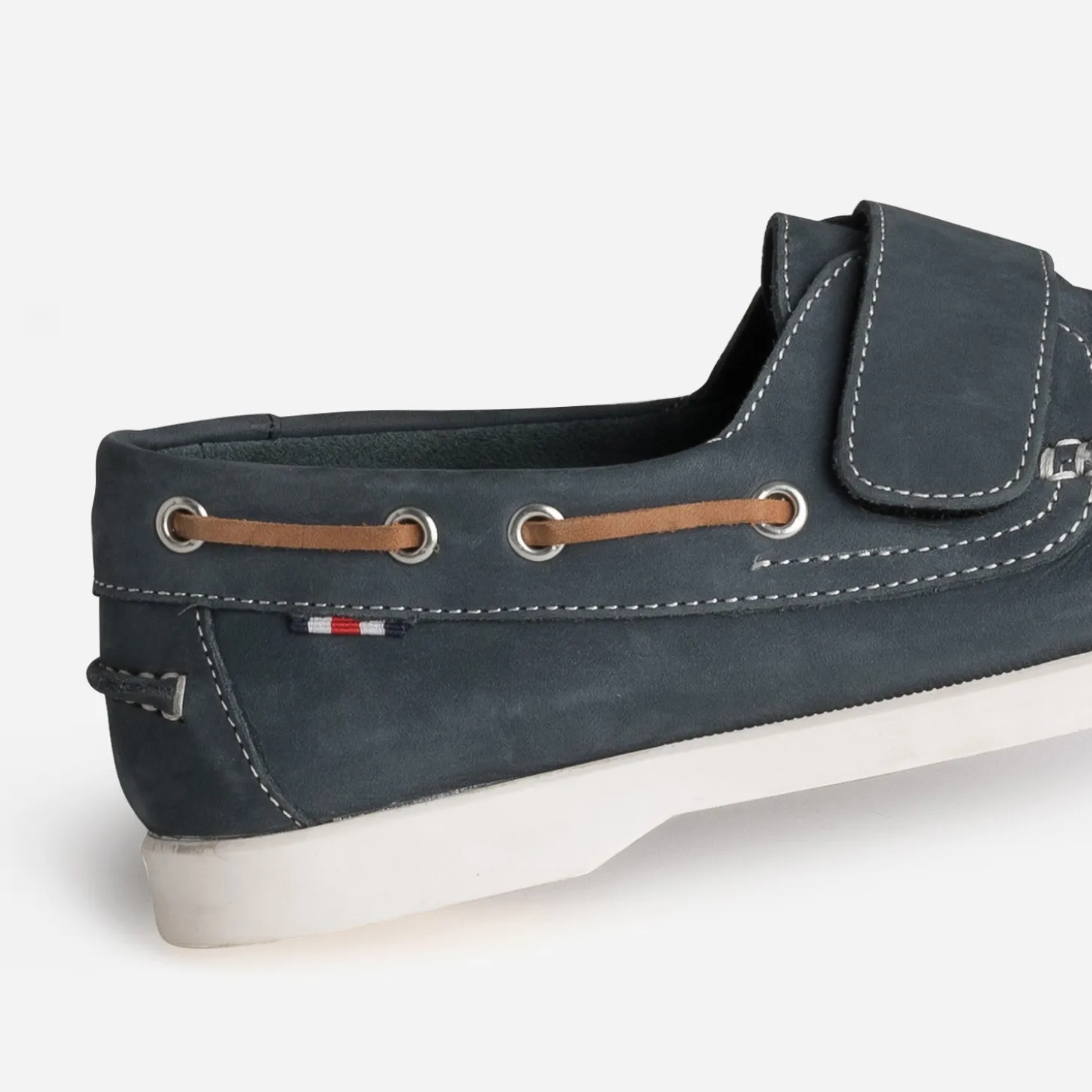 Chaussure-bateau marine cuir scratch