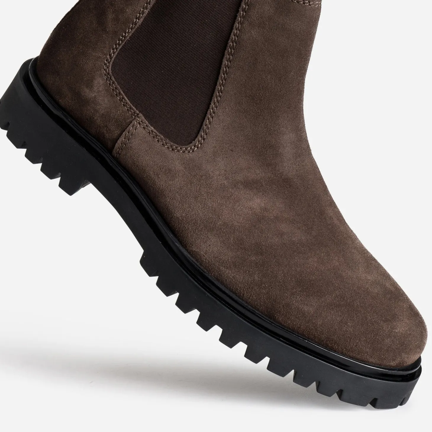 Chelsea boots marron cuir velours semelle crantée