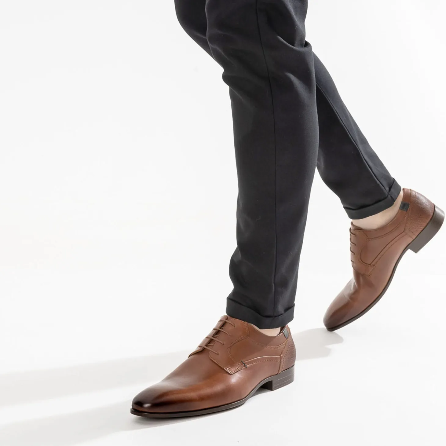 Derby camel en cuir éco-conçu