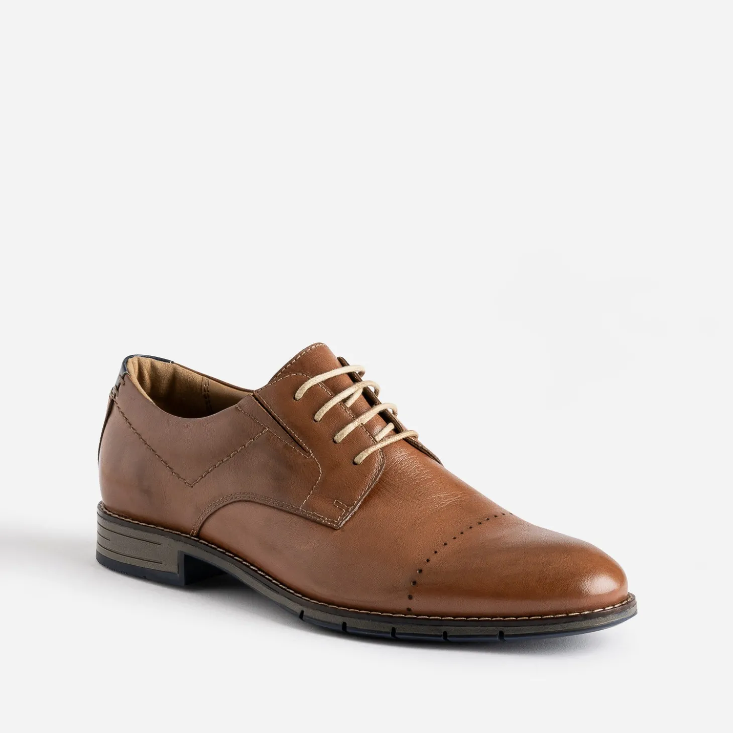 Derby cognac en cuir ligne perforée