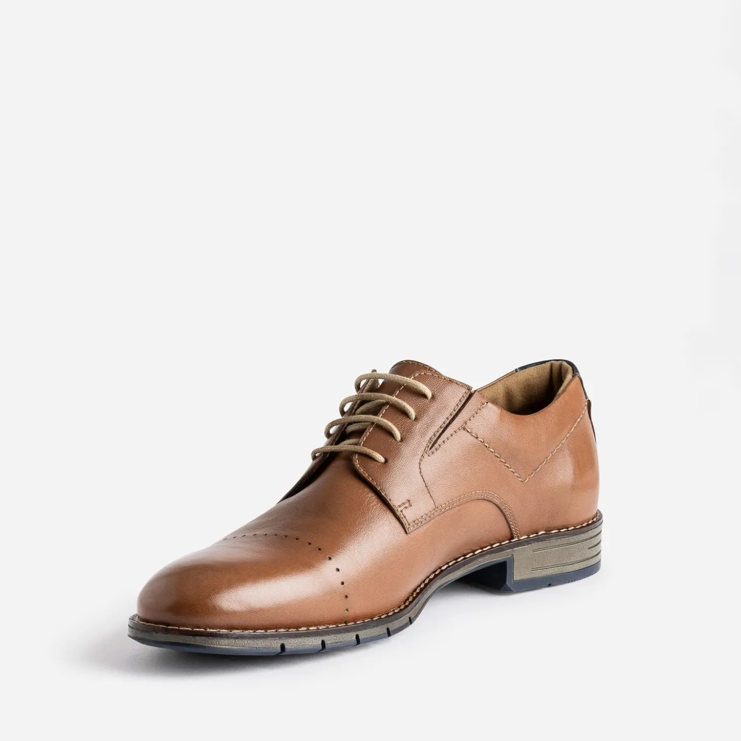 Derby cognac en cuir ligne perforée