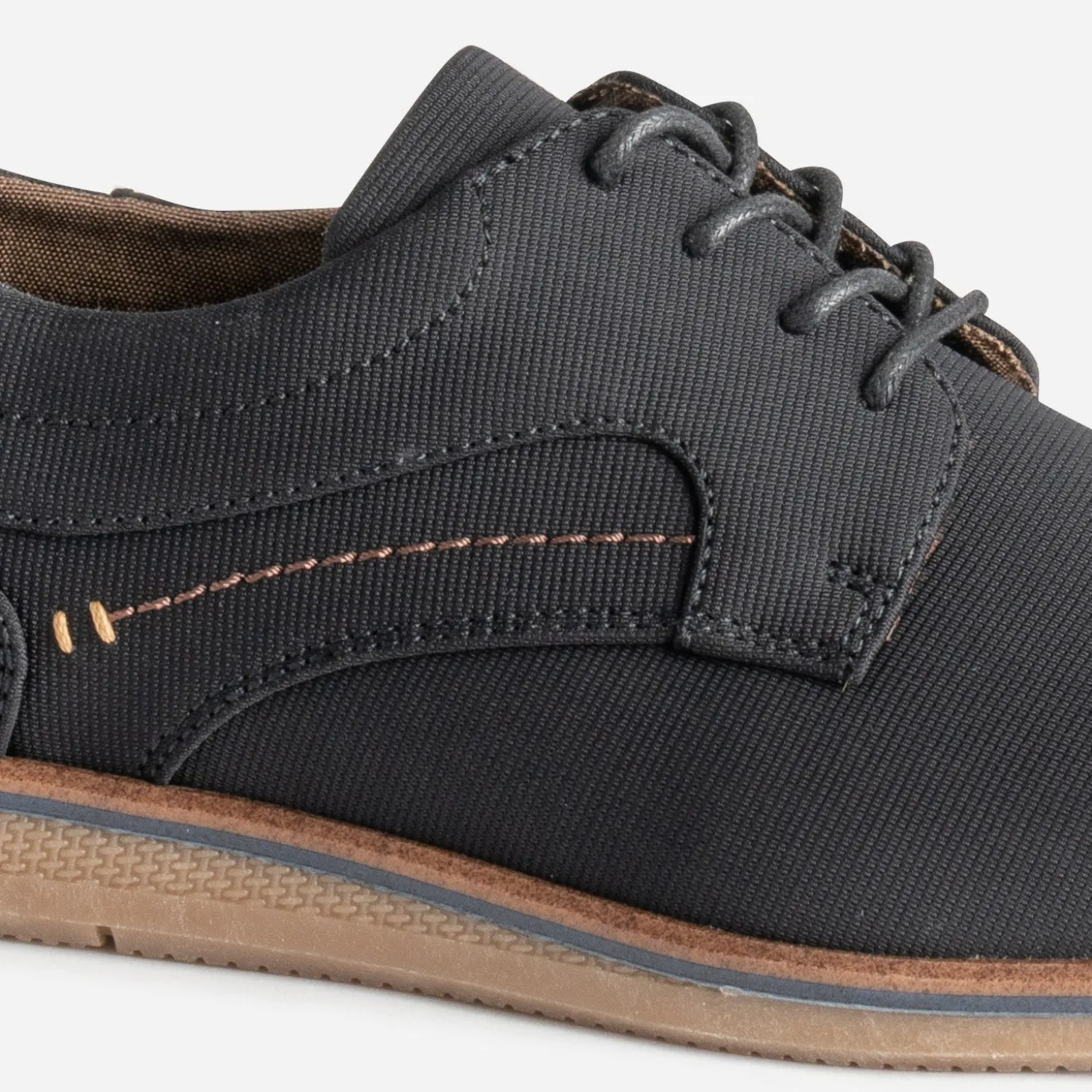Derby confort noir en toile texturée