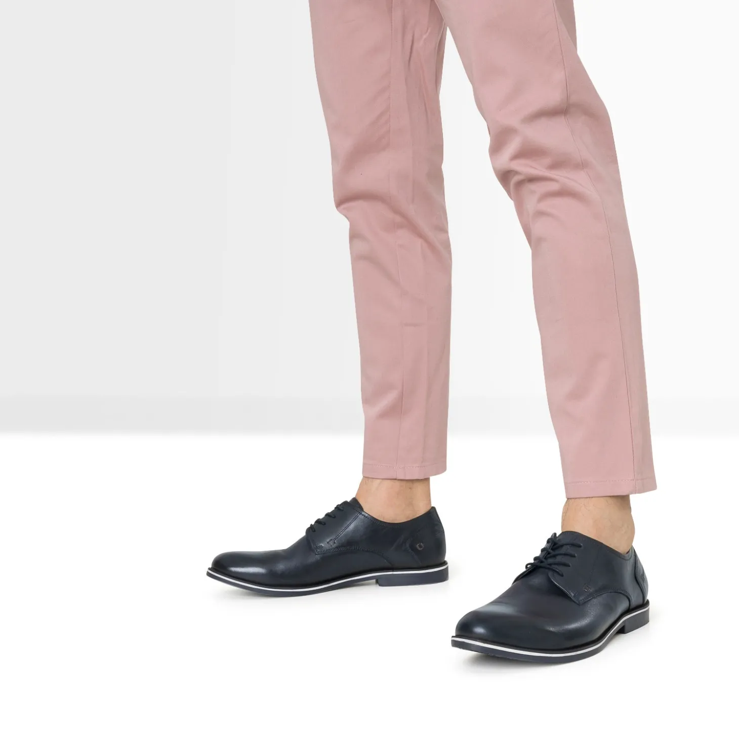 Derby marine en cuir