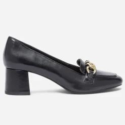 Escarpin noir à talon et chaîne-bijou