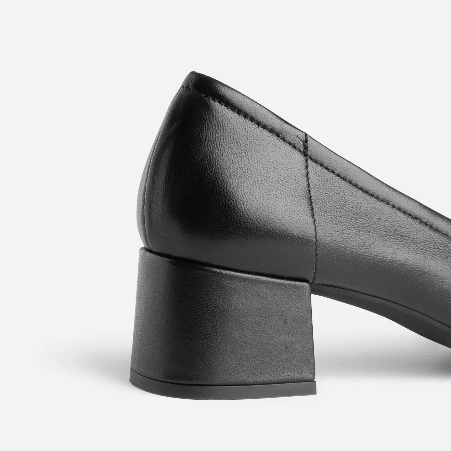 Escarpin noir en cuir