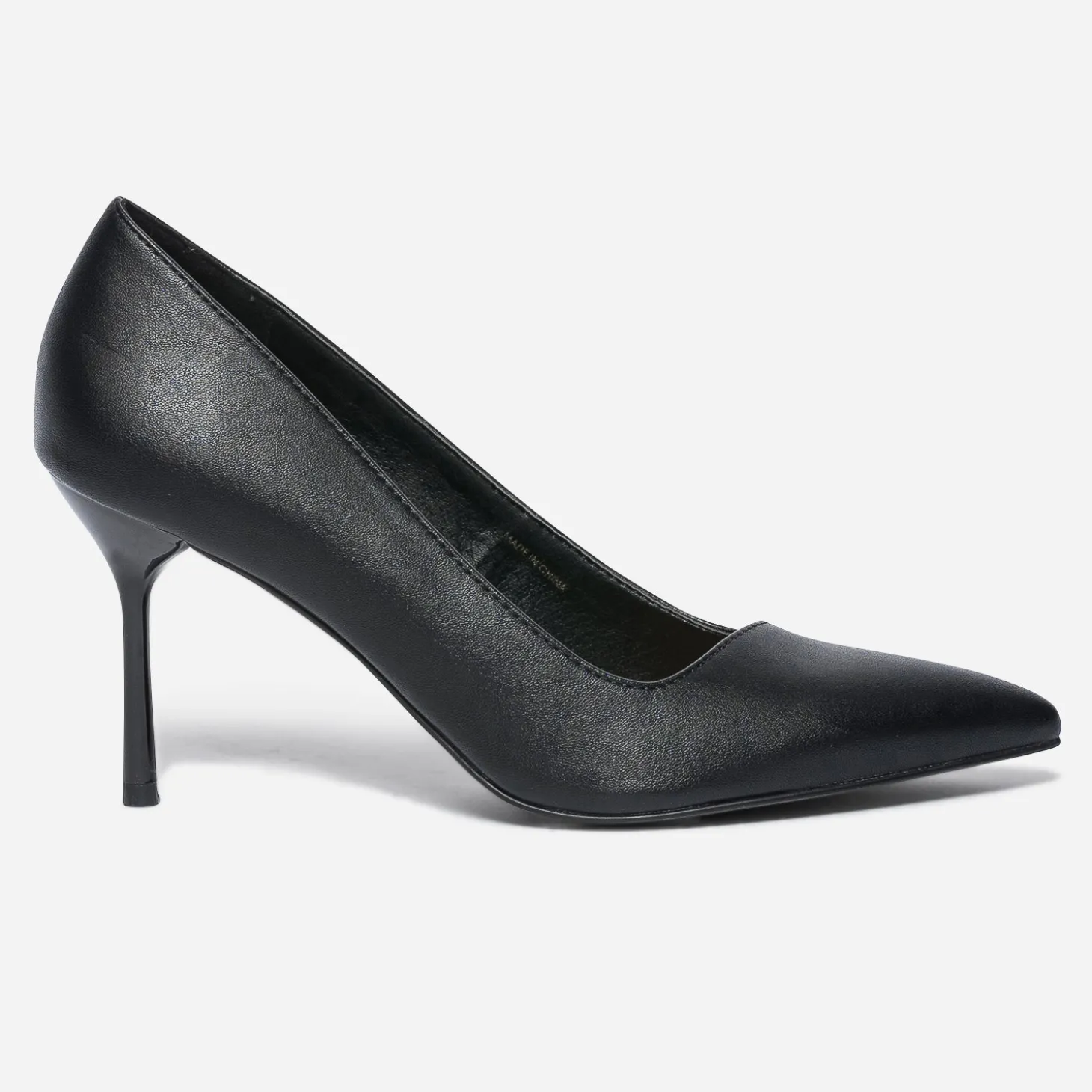 Escarpin TEXTO noir avec découpe biais