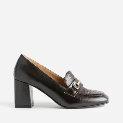 Mocassin à talon marron verni