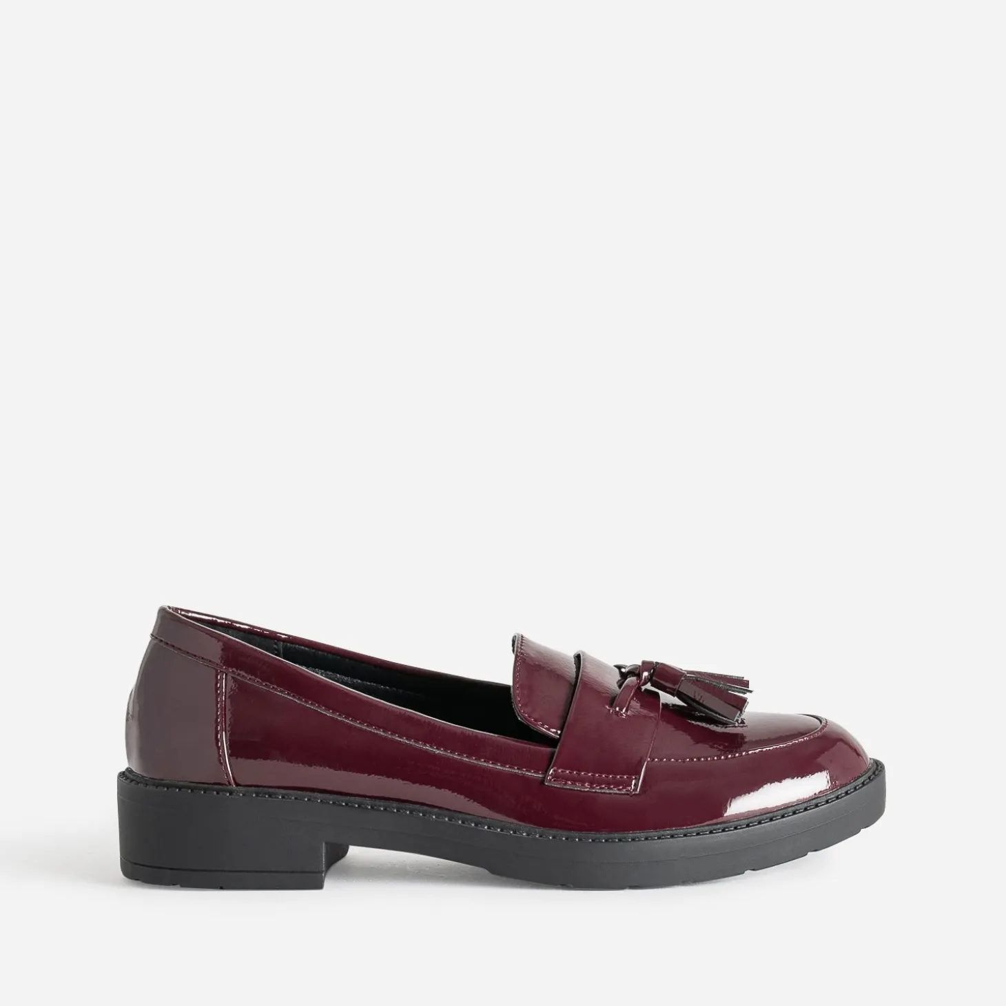 Mocassin bordeaux verni à pampilles