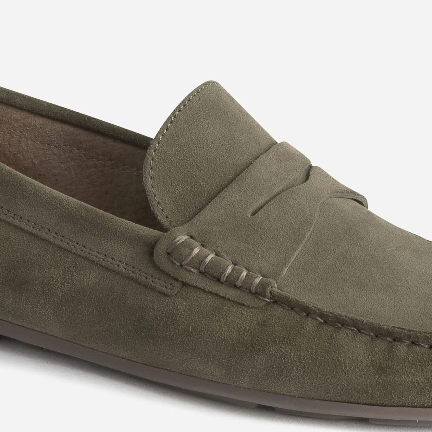Mocassin kaki éco-conçu en cuir velours