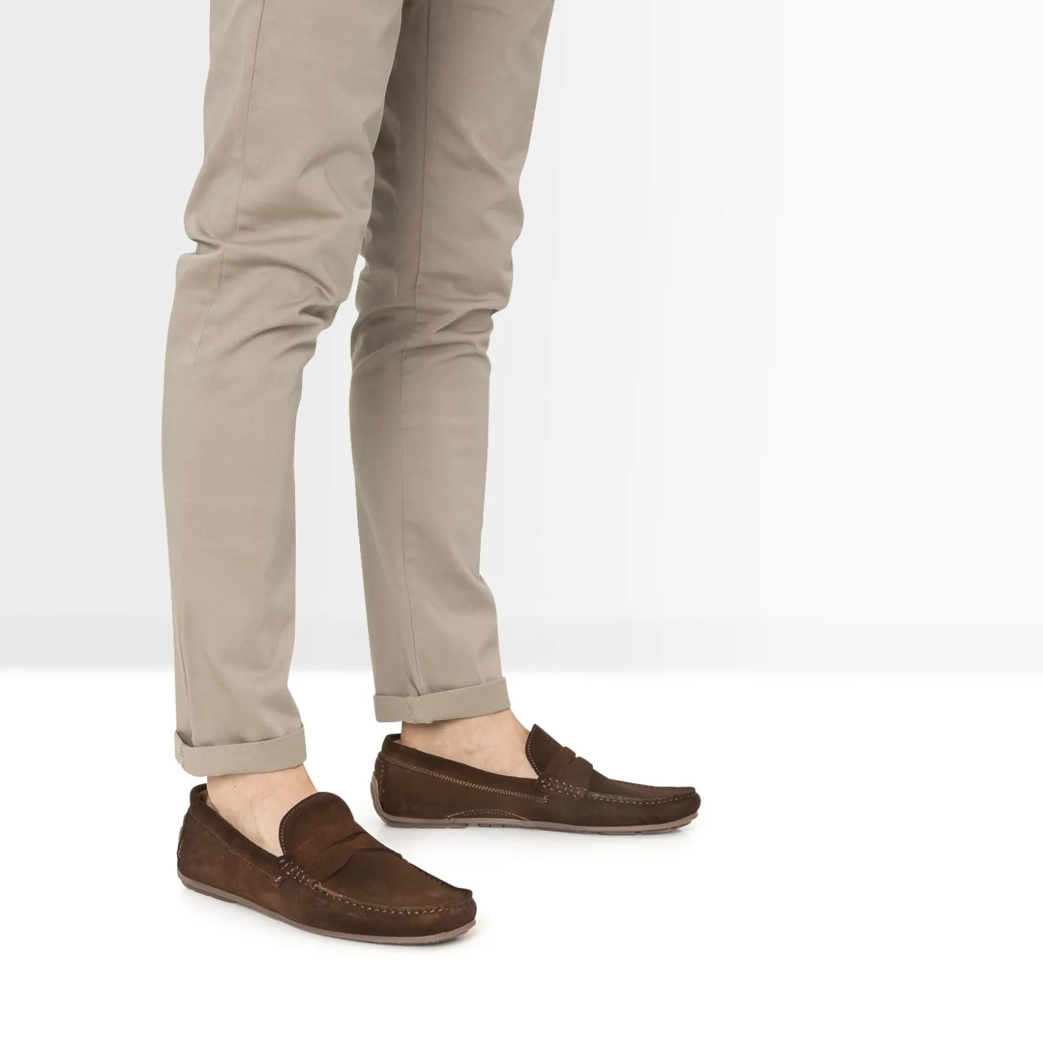 Mocassin marron en cuir velours