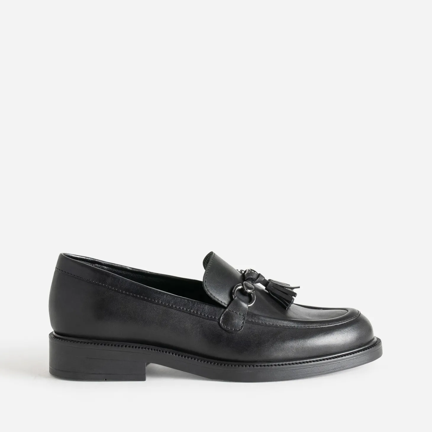 Mocassin noir cuir à pampilles