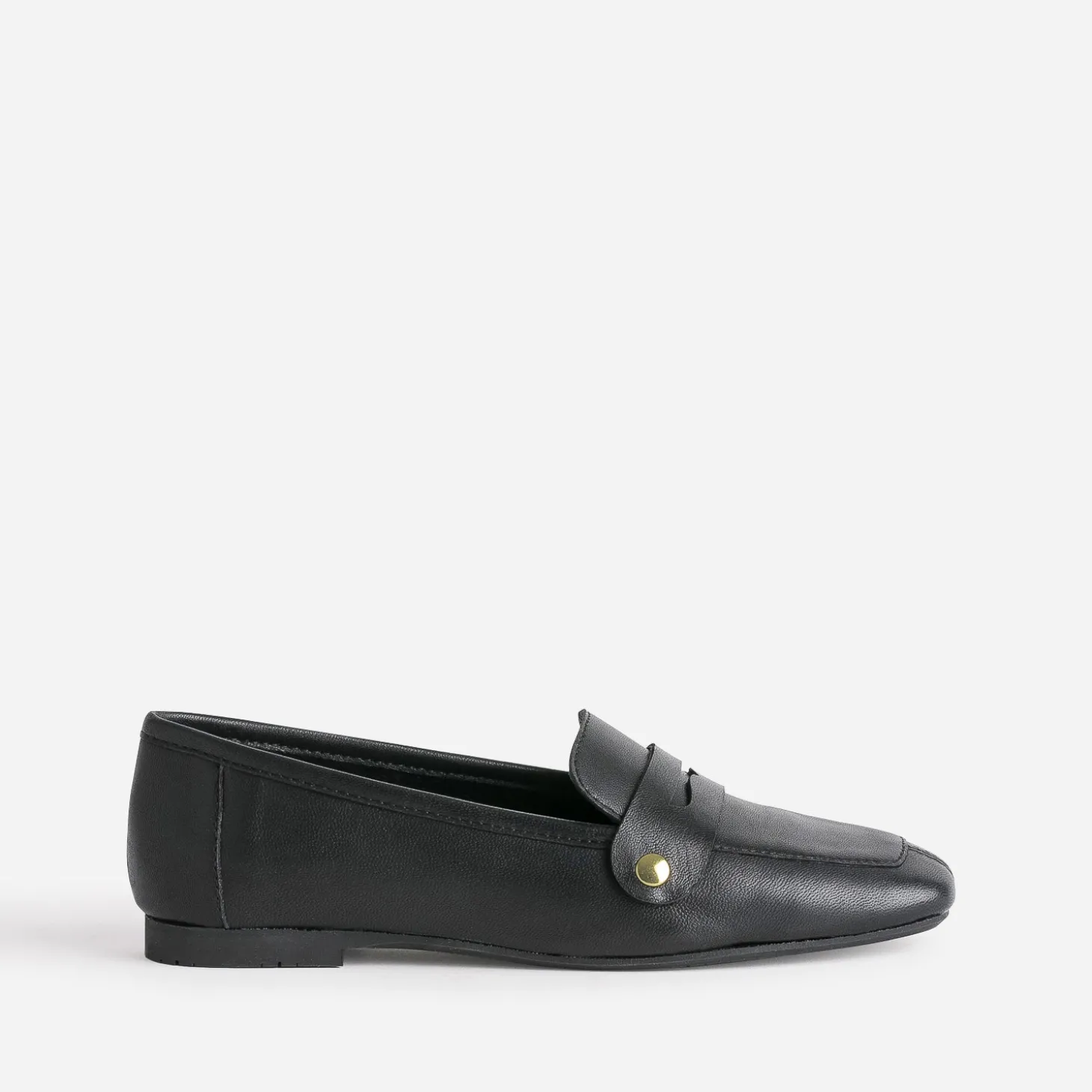 Mocassin noir en cuir rivets dorés