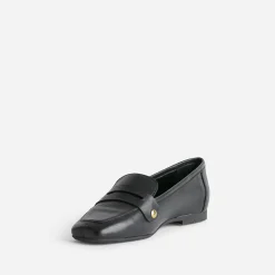 Mocassin noir en cuir rivets dorés