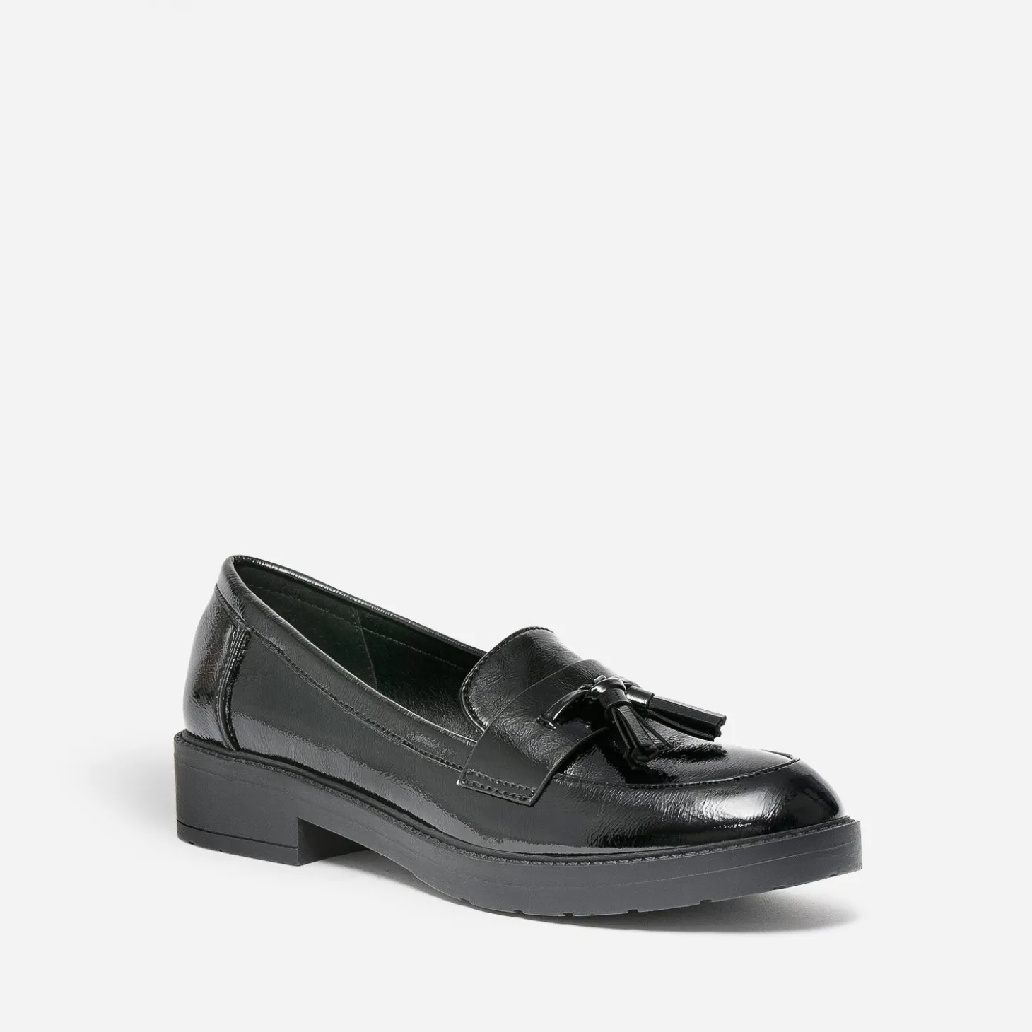 Mocassin noir verni à pampilles