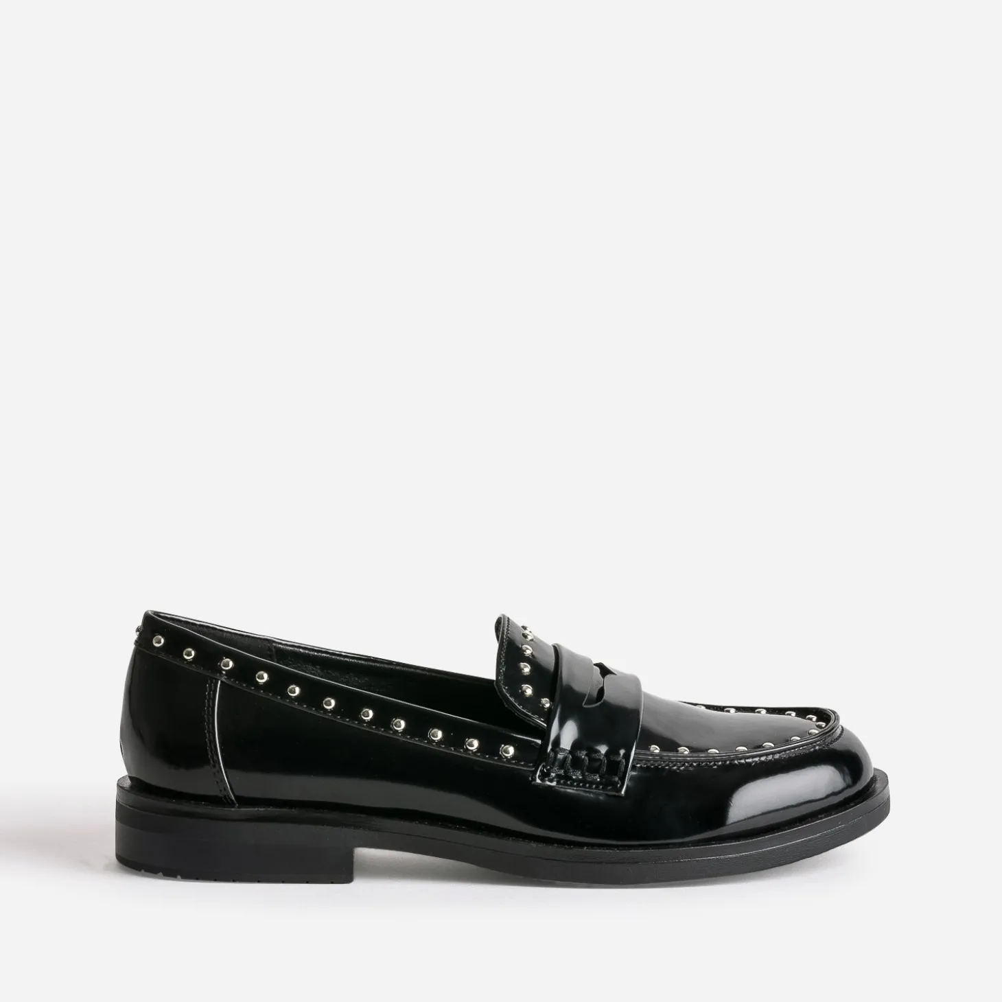Mocassin noir verni clouté