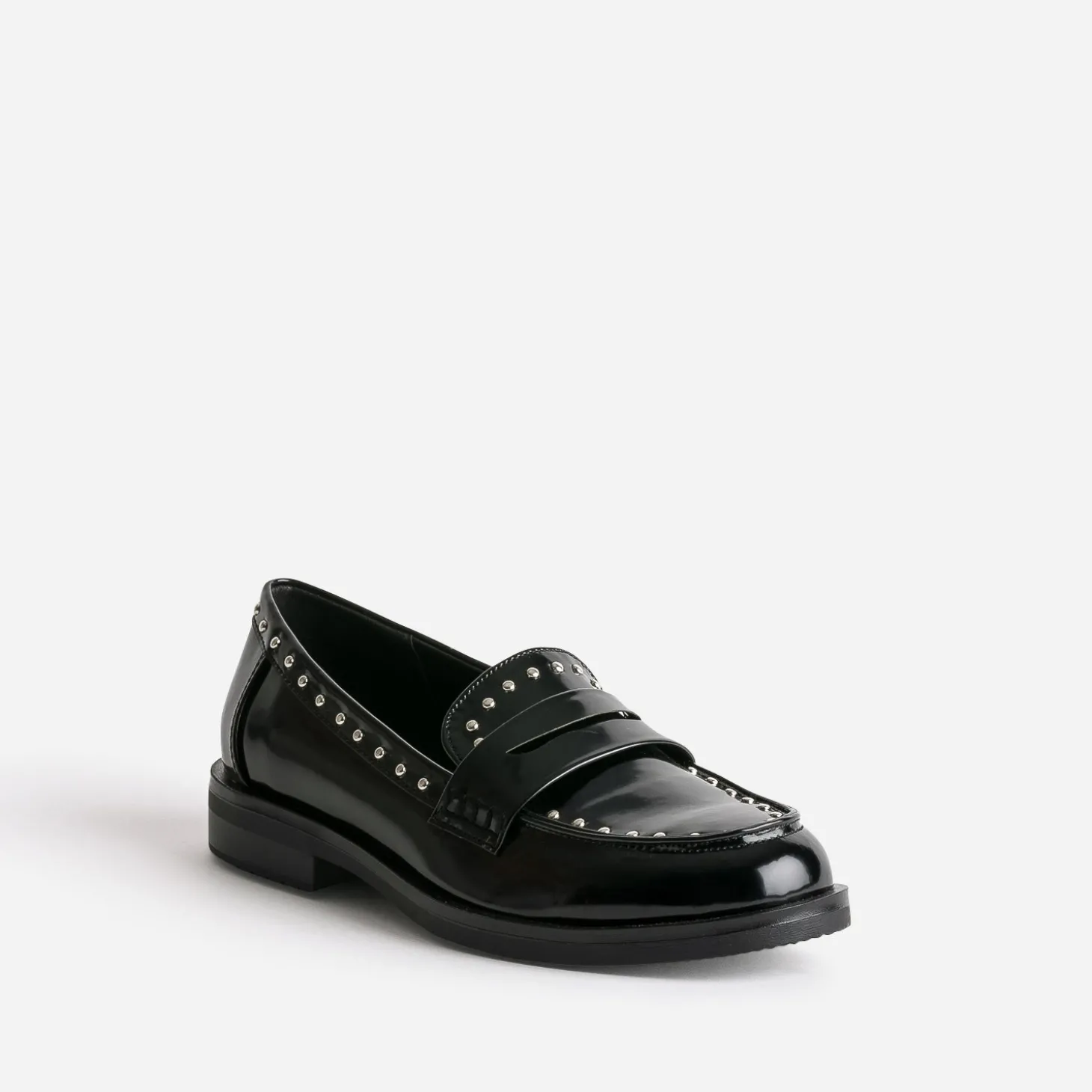 Mocassin noir verni clouté