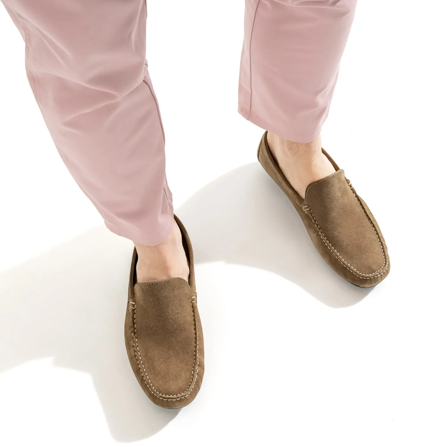 Mocassin taupe en cuir velours