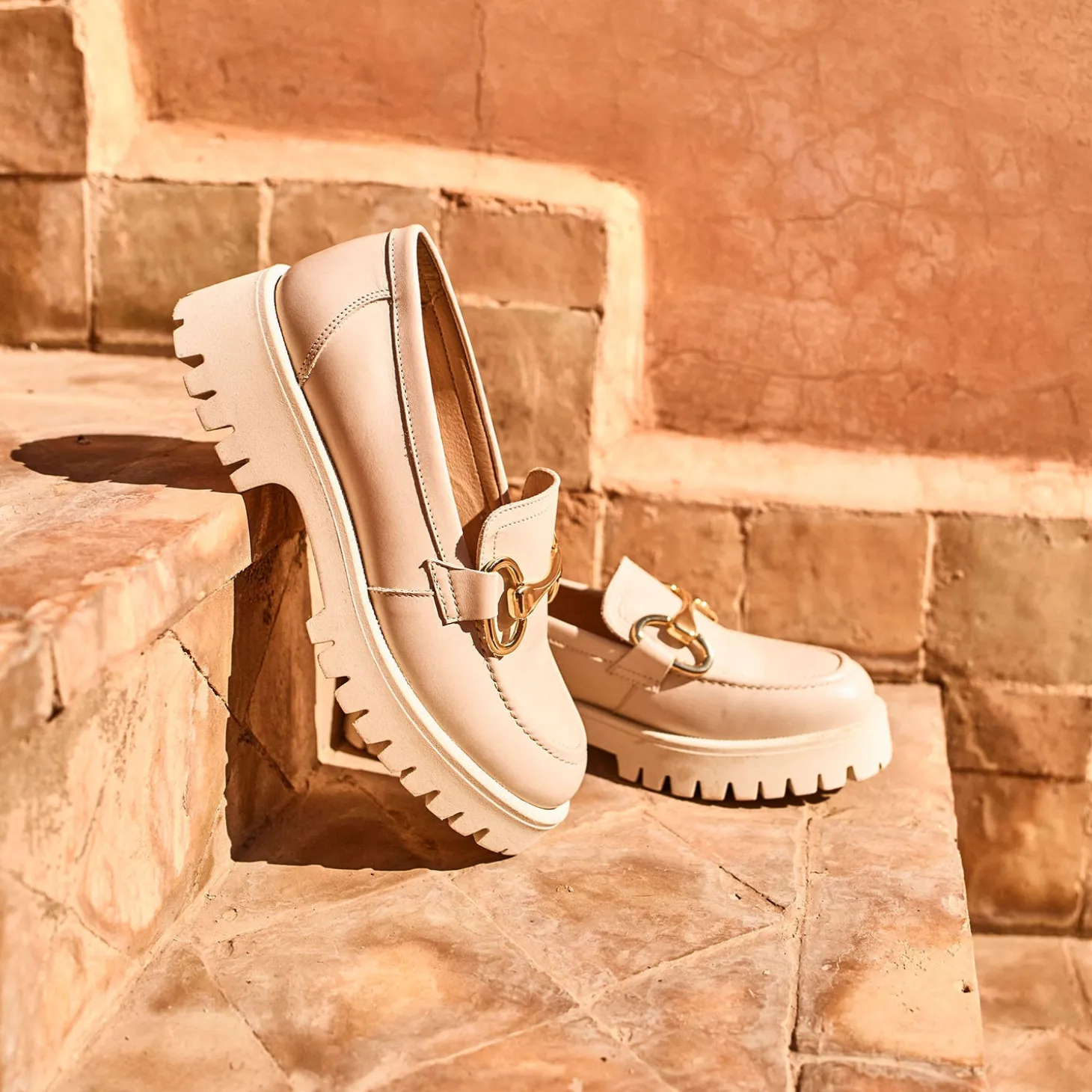 Mocassin TEXTO beige en cuir à semelle crantée