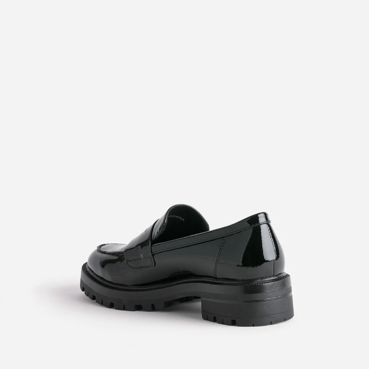 Mocassin TEXTO noir verni cranté