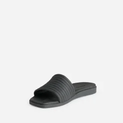 Mule CROCS noire à bride matelassée