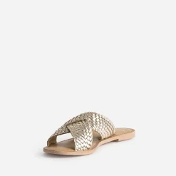 Mule dorée en cuir tressé