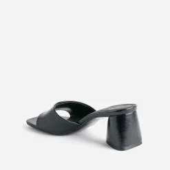 Mule TEXTO noire à talon triangle