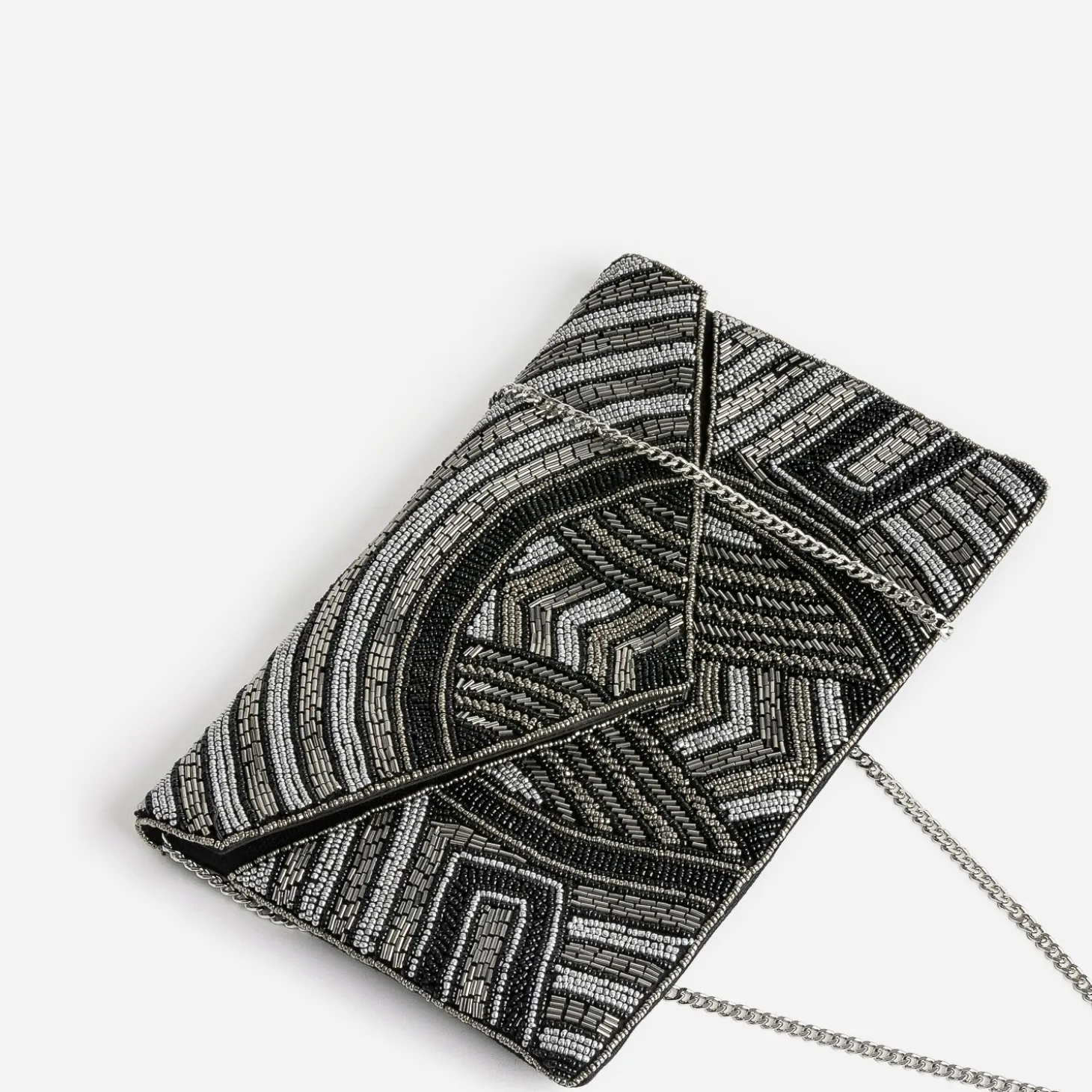 Pochette TEXTO noire broderie perles