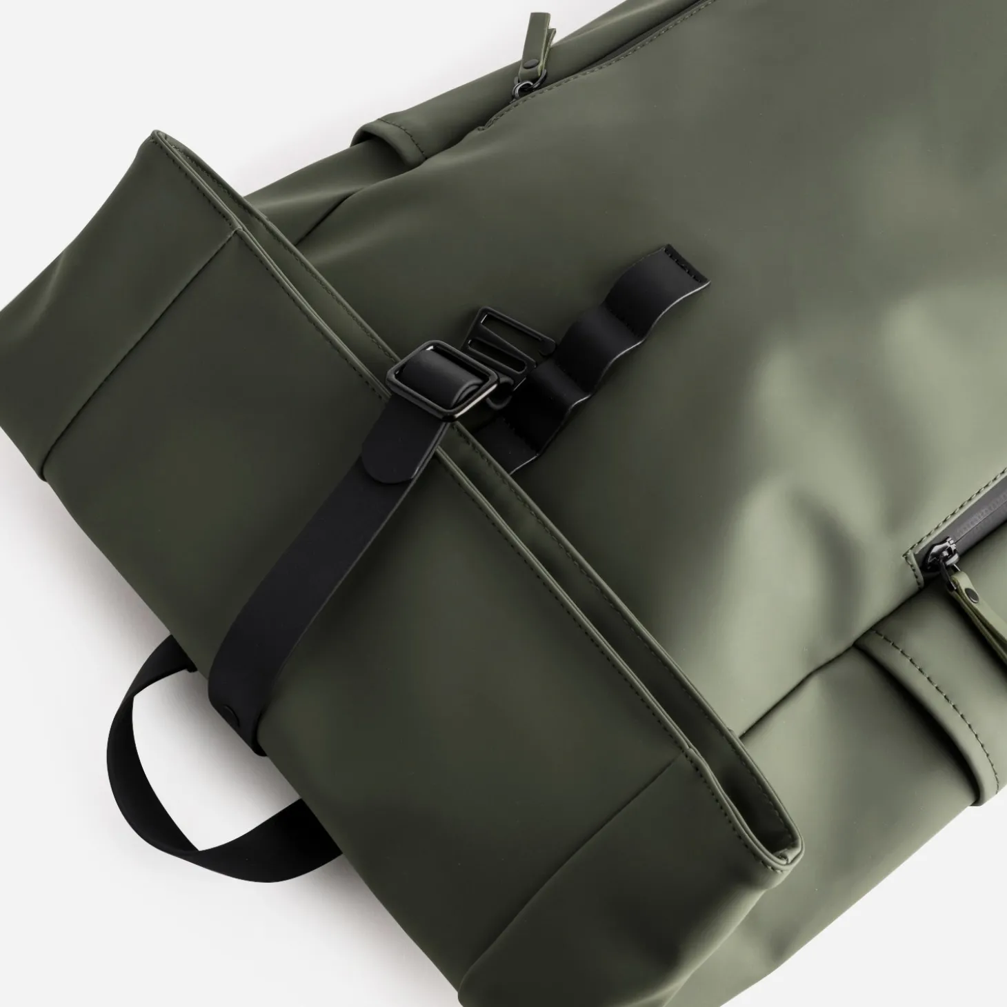 Sac à dos kaki mat toucher gomme