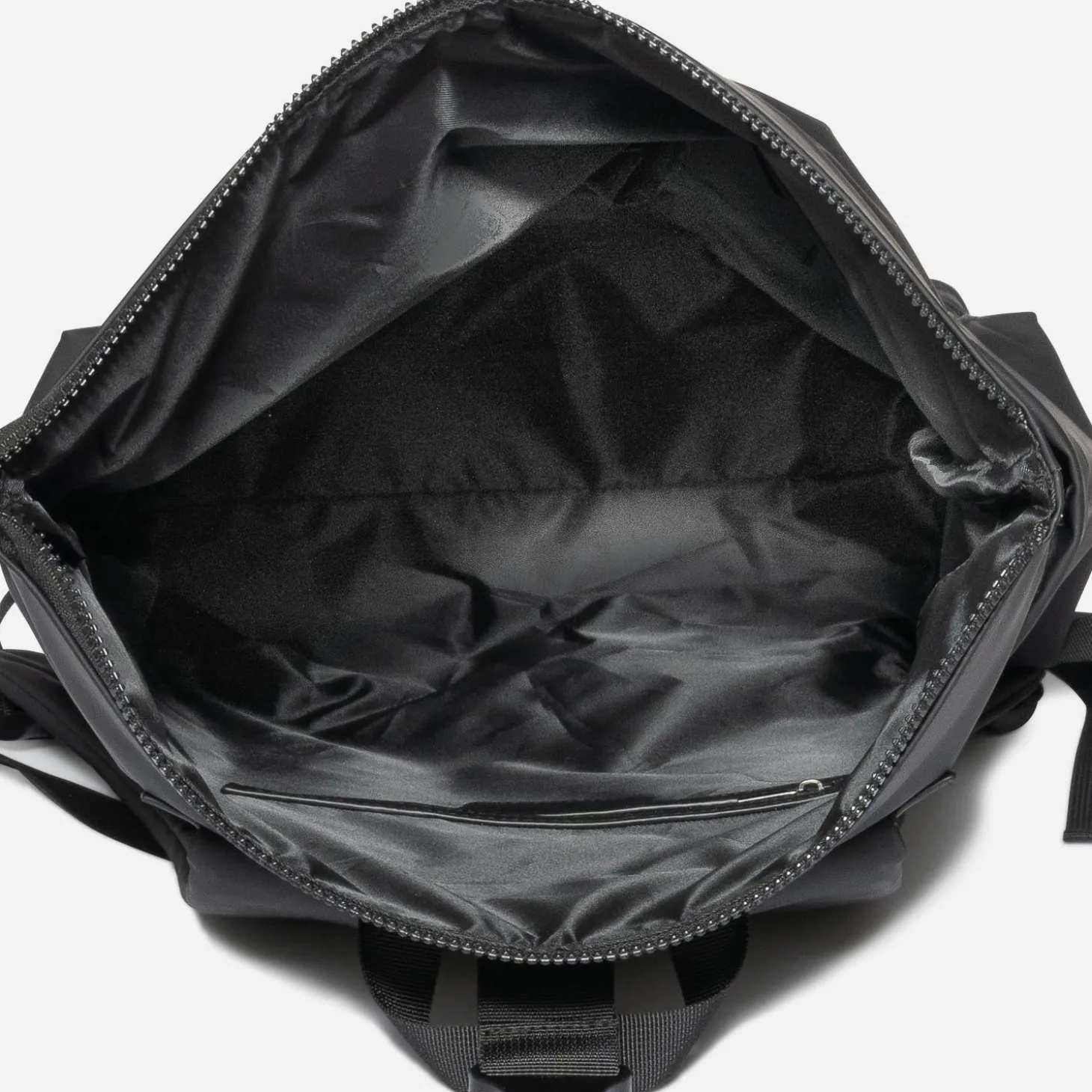 Sac à dos noir enduit mat