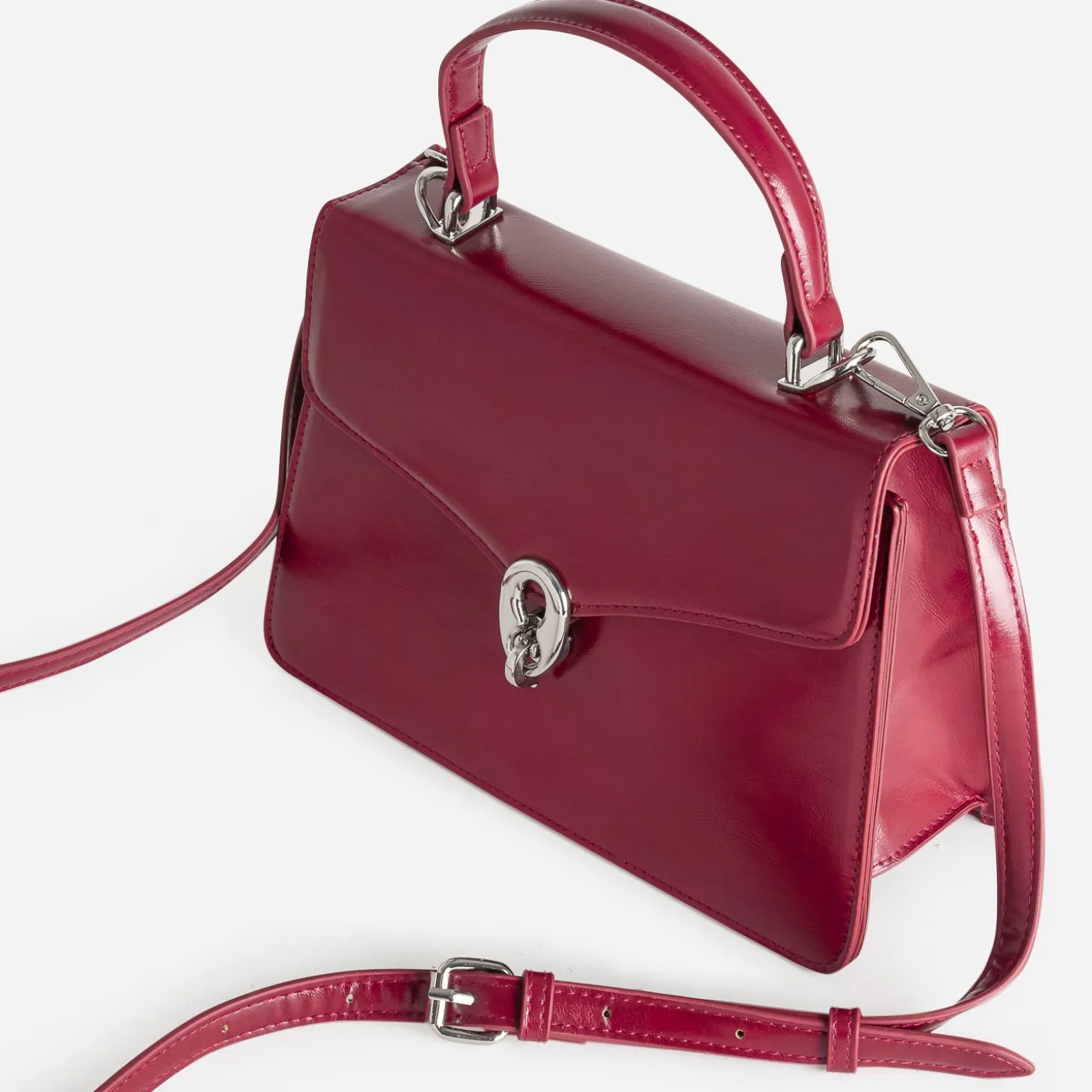 Sac à main rouge foncé