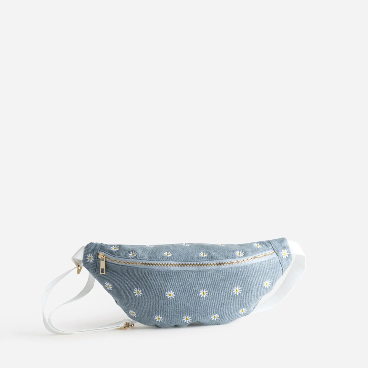 Sac banane baby blue en toile brodée fleurs