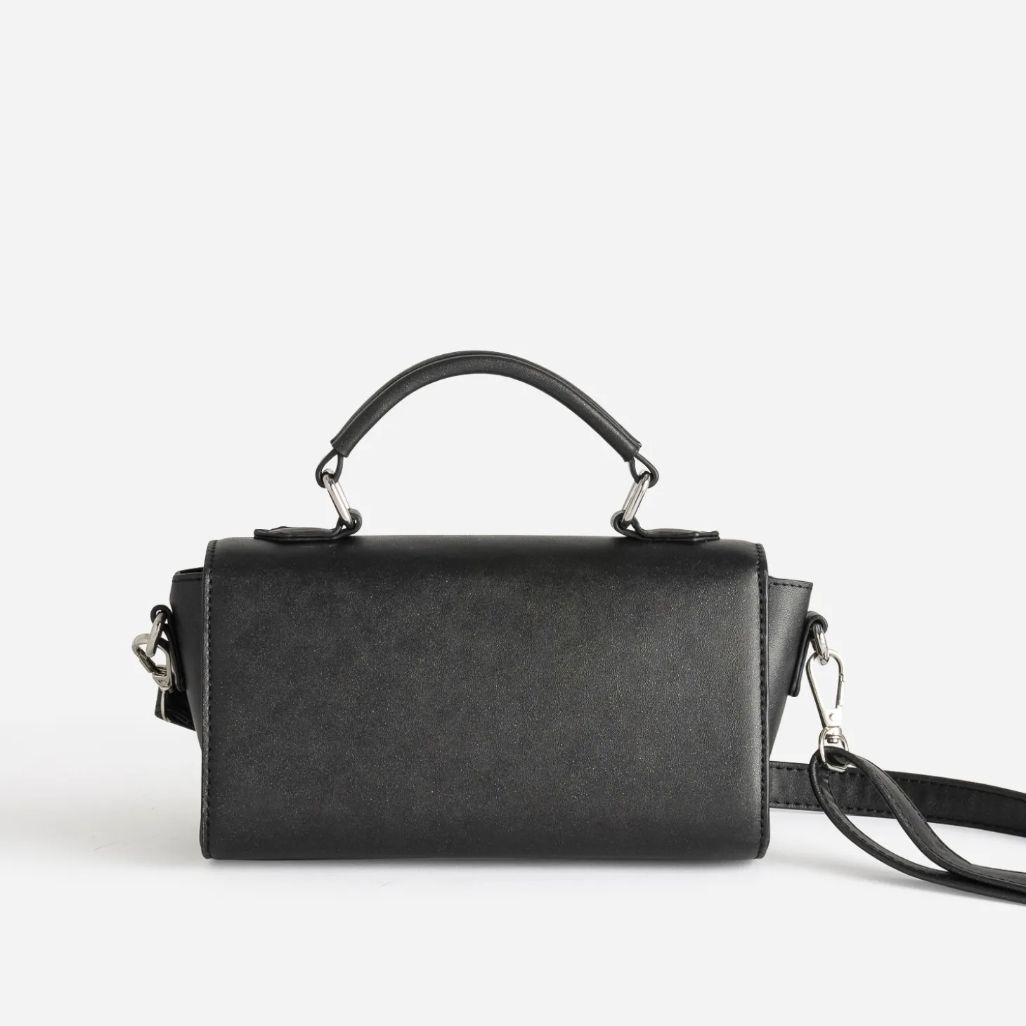 Sac bandoulière noir métalleries argentées