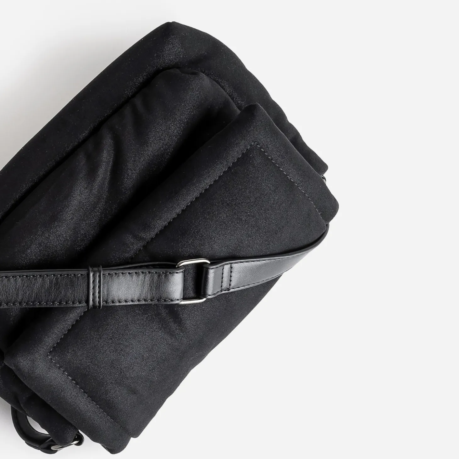 Sac bandoulière TEXTO noir irisé textile suédé