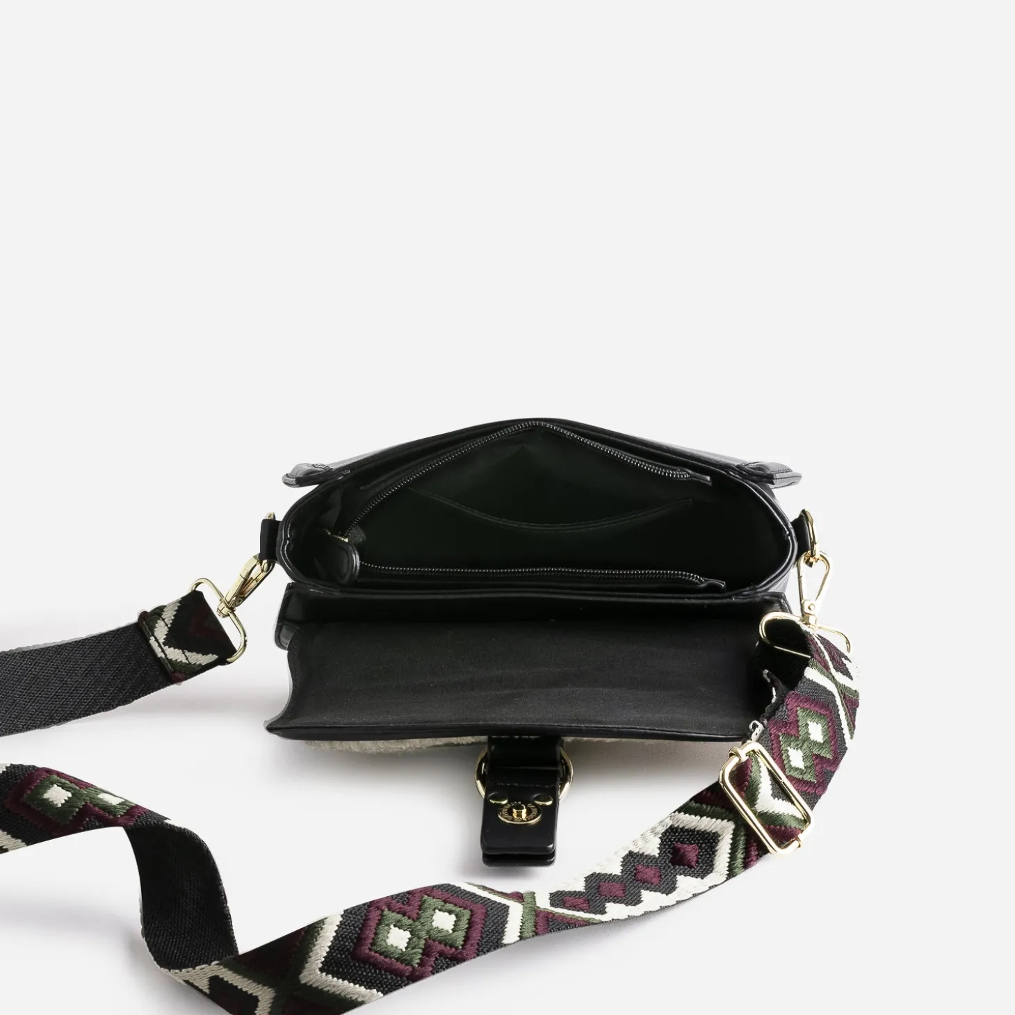 Sac besace TEXTO noir avec rabat tissu Sherpa