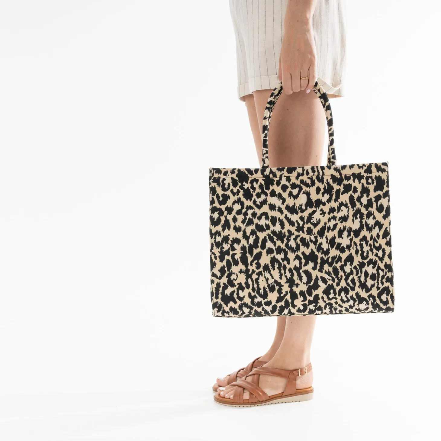 Sac cabas TEXTO beige à motif léopard