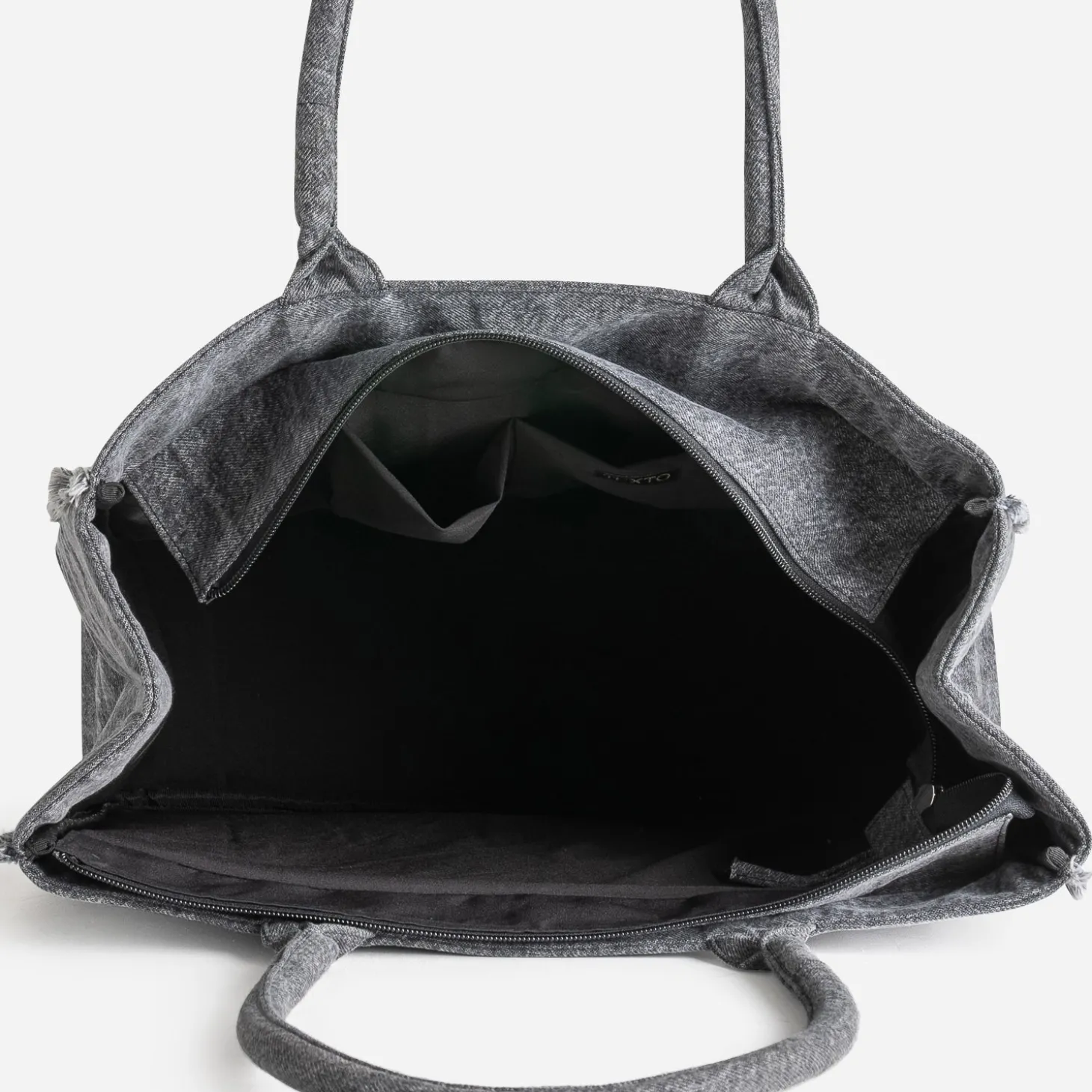 Sac cabas TEXTO gris effet denim frangé